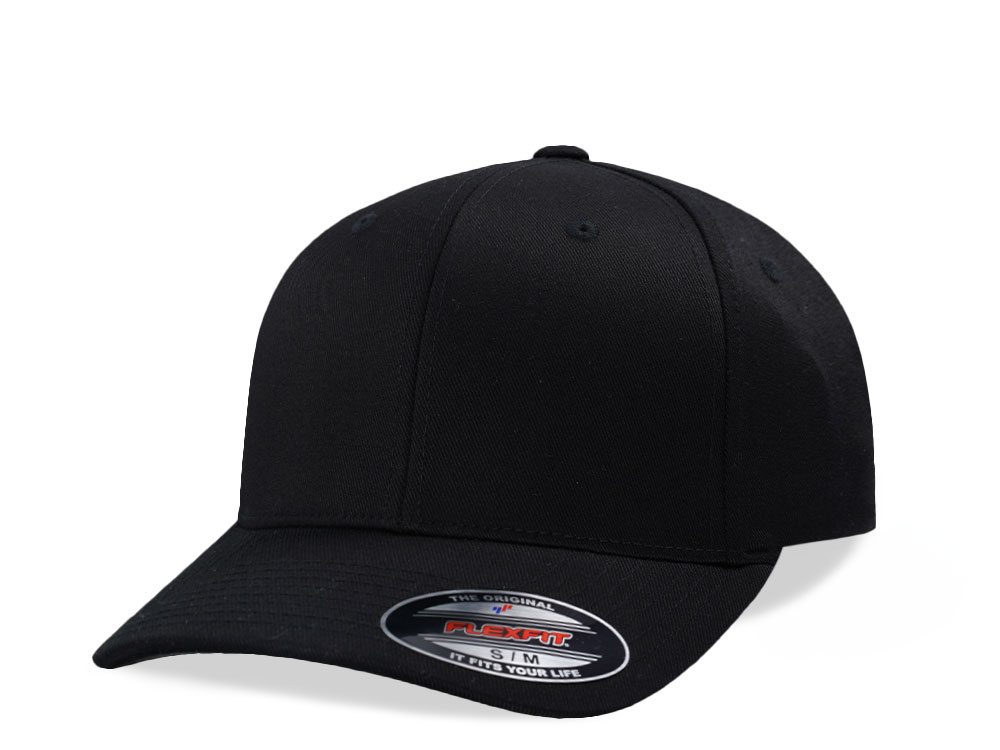 Yupoong Basic Black Flexfit Cap